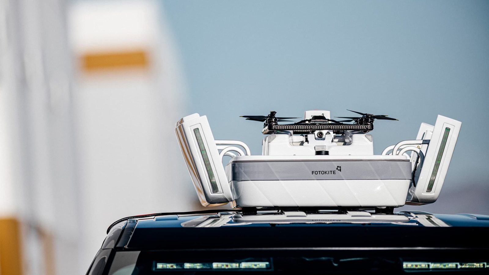 Fotokite Vehicle launching from a roof-mounted box
